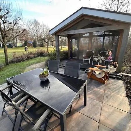 Tiny House 'het Chalet' Campeggio *