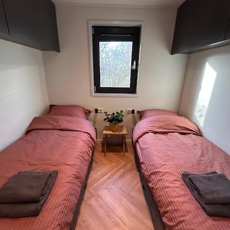Tiny House 'het Chalet' Campsite *
